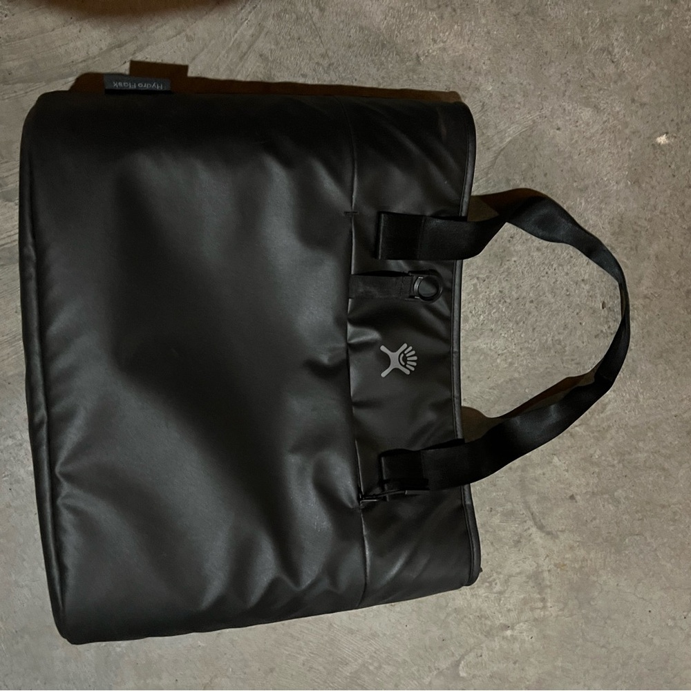 Hydro Flask Black insulated lunch box